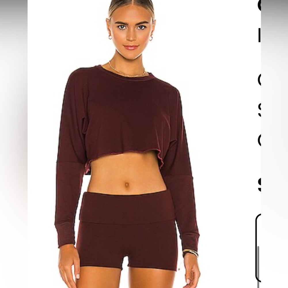 Indah Gniocchi Sweatshirt and Laksa Hot Pant
